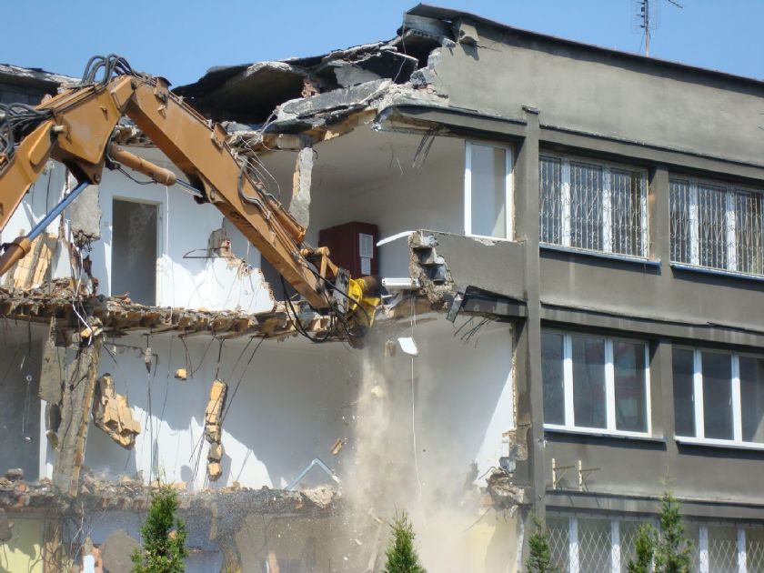 Bayraklı İnşaat Kırım Döküm Moloz Temizlik Firması