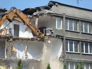 Bayraklı İnşaat Kırım Döküm Moloz Temizlik Firması